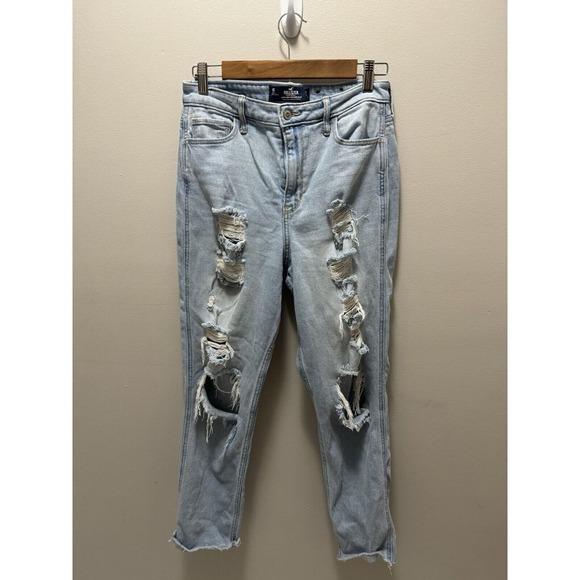 Hollister Ultra High Rise Mom Jean Distressed Light‎ Wash Size 9R 29 X 27 - Picture 1 of 7